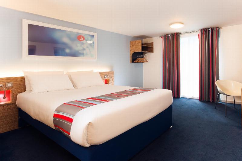 Travelodge Bracknell Central Buitenkant foto