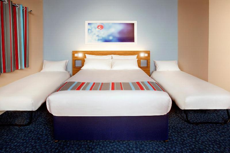 Travelodge Bracknell Central Buitenkant foto
